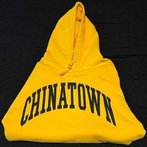 I’m selling a yellow and black “ChinaTown” Great Condition, Great Material!!!